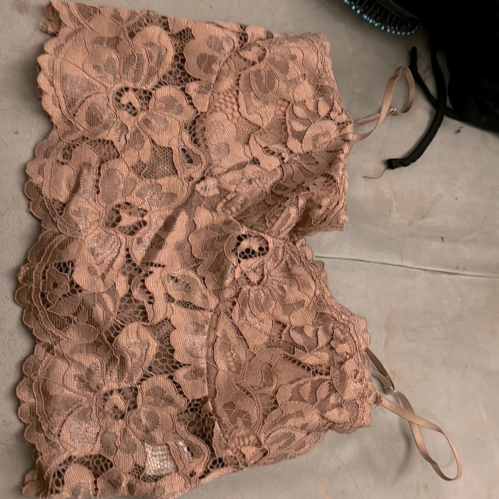 Shein xs Lacey crop top